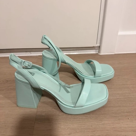 stradivarius Pastel Mint Slingback Block Heels - Picture 2 of 3